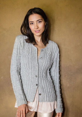 JACKE IM ZOPF- UND RIPPENMUSTER Alta Moda Cashmere 16 - German Edition från Lana Grossa
