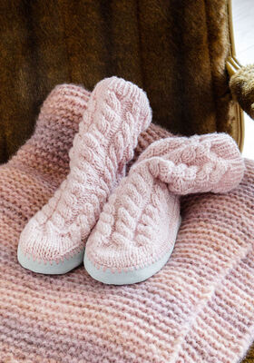HAUSSCHUHE MIT ZOPFMUSTER Alta Moda Cashmere 16/Cashmere 16 Fine - German Edition från Lana Grossa