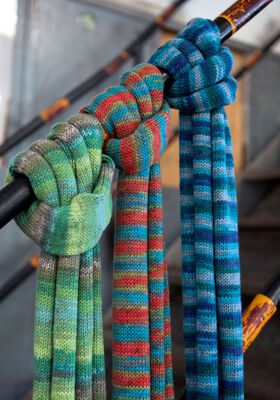 SCHAL Cool Wool Big Print - German Edition från Lana Grossa