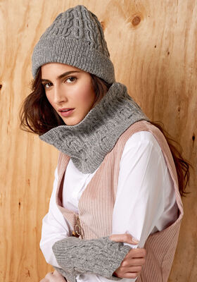 MÜTZE MIT ZOPFMUSTERN Cashmere 16 Fine - German Edition från Lana Grossa