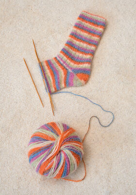 BASIC-SOCKOR Cosy Socks Soft Stripes från Lana Grossa