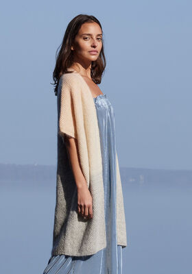 VÄST Cool Wool Lace Hand-dyed, Cool Wool Lace & Silkhair - Stickmönster (SE) från Lana Grossa