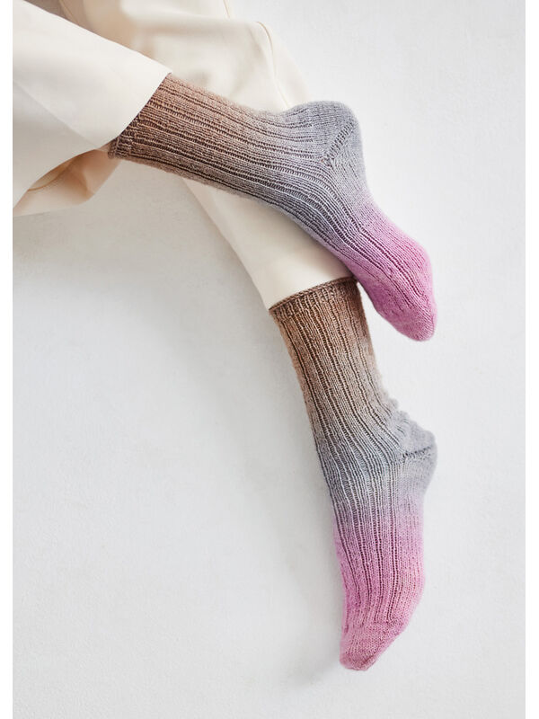 Lana Grossa SOCKOR Meilenweit 50 g Merino hand-dyed - Stickmönster (SE)