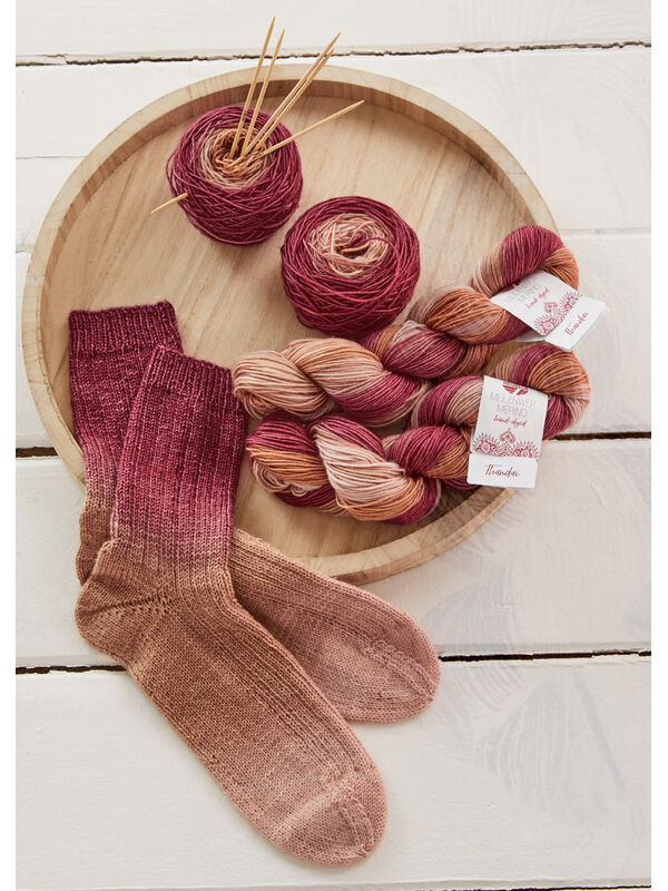 Lana Grossa SOCKOR Meilenweit Merino hand-dyed - Stickmönster (SE)