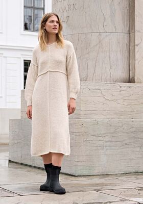 KLÄNNING Natural Alpaca Pelo - Stickmönster (NO) från Lana Grossa