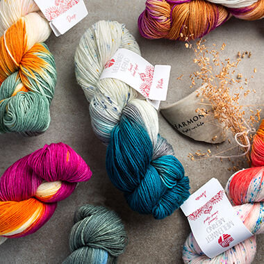 Hand-dyed <br> garn