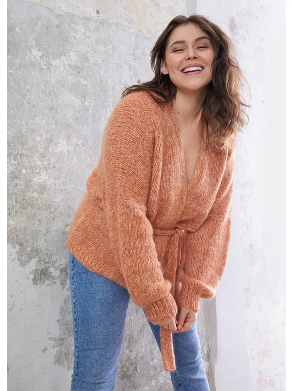 Lana Grossa CARDIGAN JONA Size Plus - Setasuri - Stickmönster (DK)