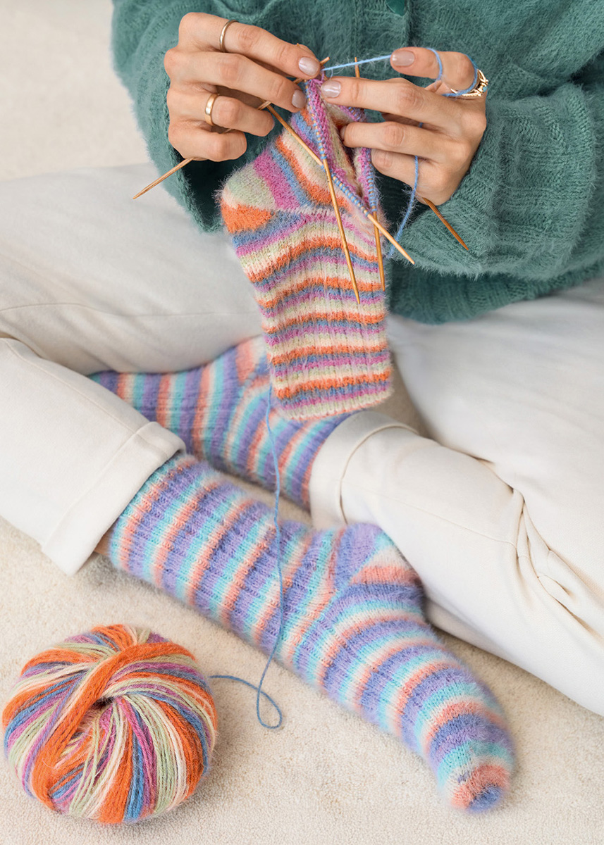 BASIC-SOCKOR Cosy Socks Soft Stripes från Lana Grossa