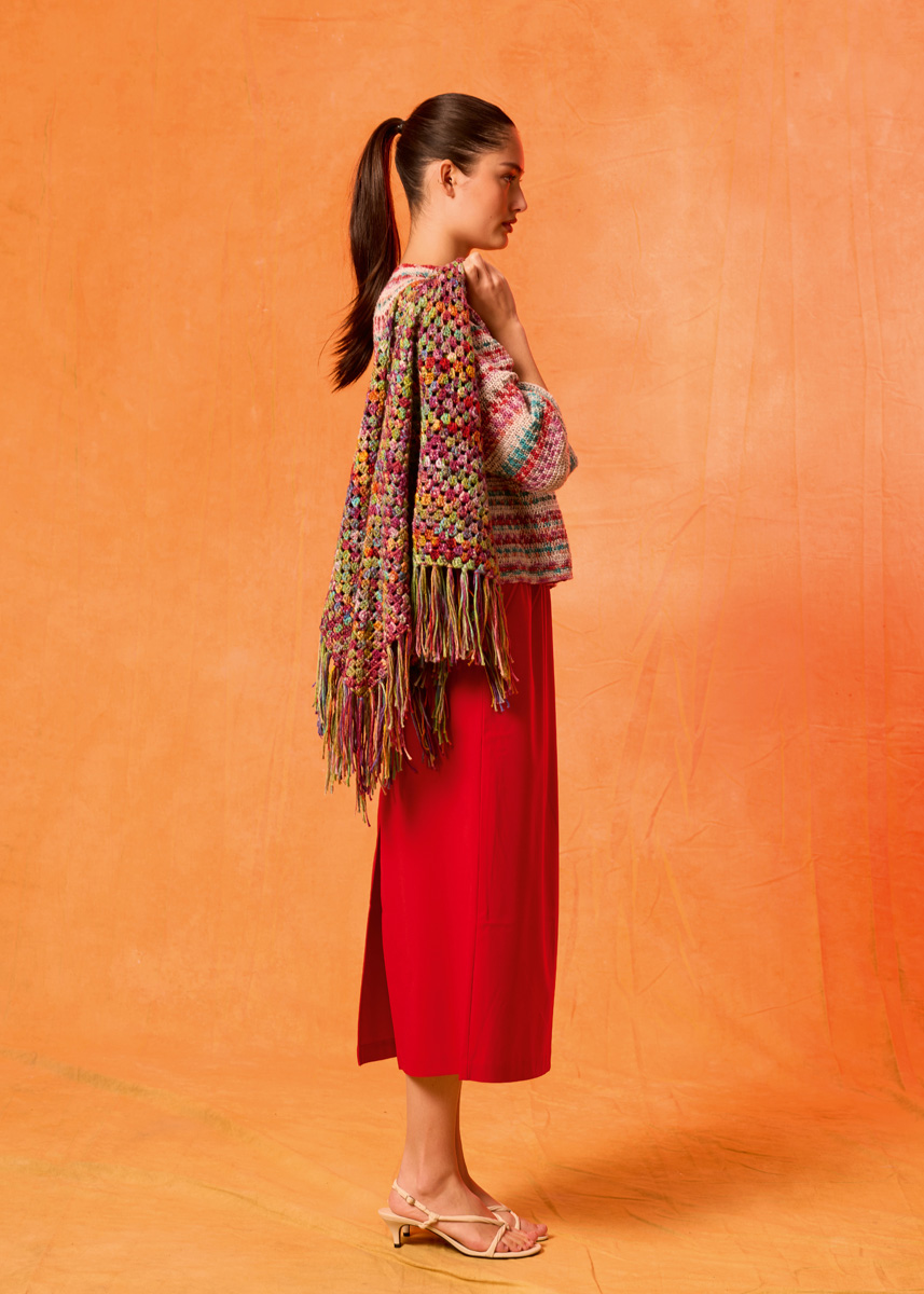 VIRKAD TREKANTSSJAL Cotonella från Lana Grossa