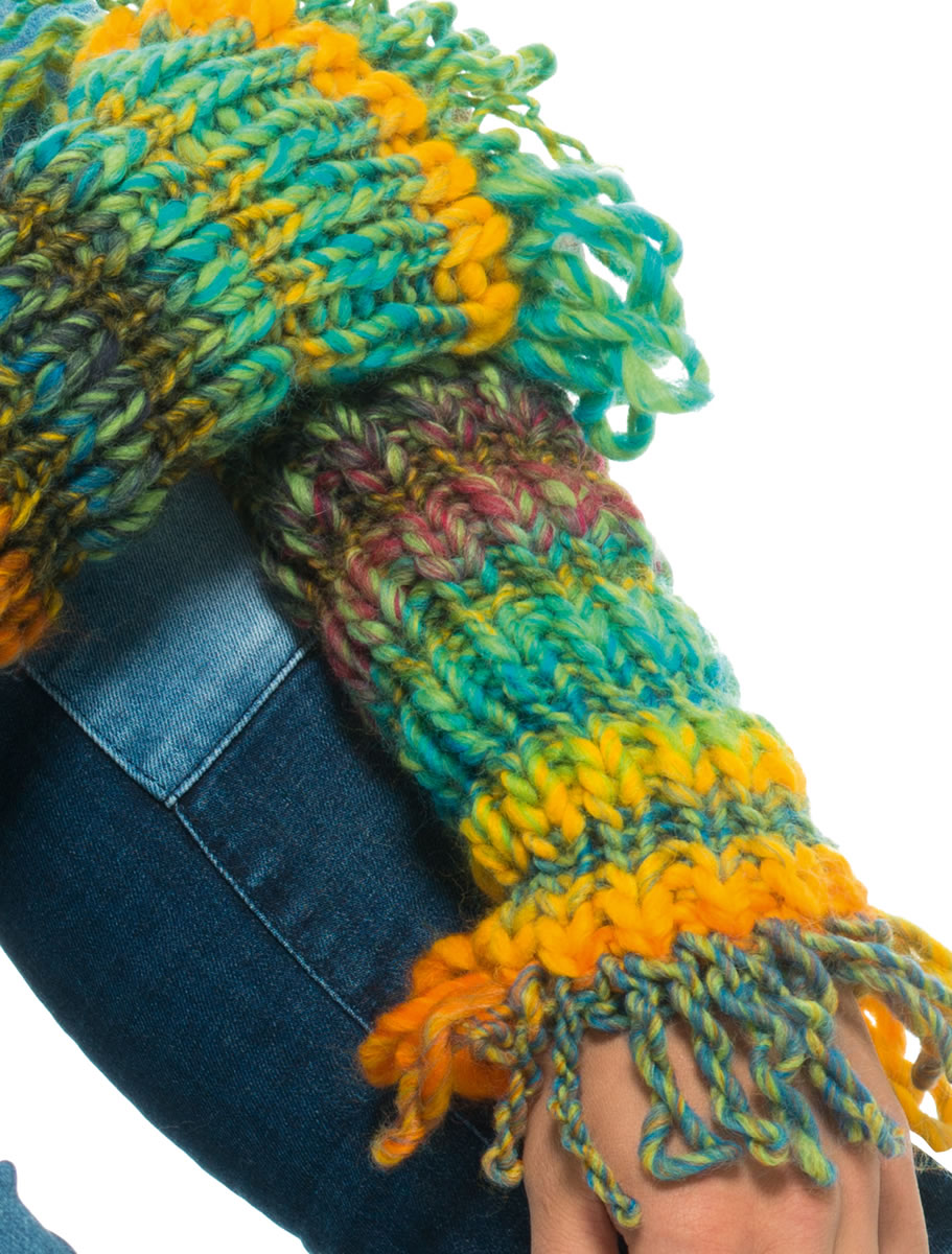 Lana Grossa SLIPOVER MED HUVA + PULSVÄRMARE Olympia Color - Stickmönster (DK)