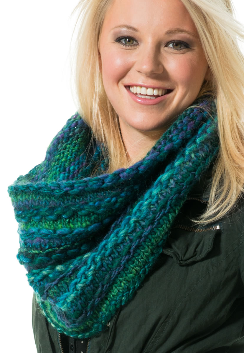 Lana Grossa LOOP Olympia Color - Stickmönster (DK)