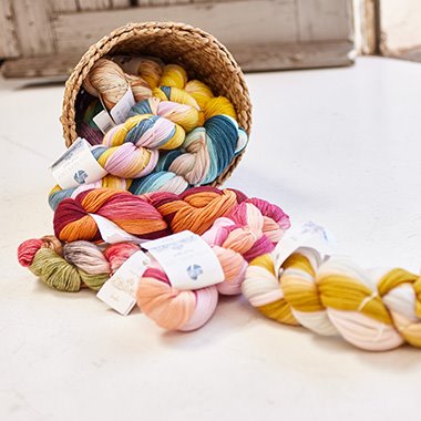 Hand-dyed <br> garn